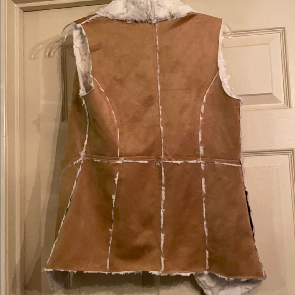 Fur Vest - Picture 6 of 6